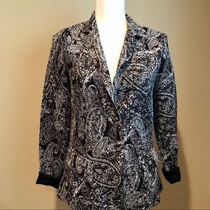 Chicos Travelers B/W Crinkle Paisley Jacket Size 0